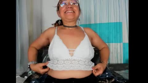anthonela_mature_ online show from March 12, 11:52 pm