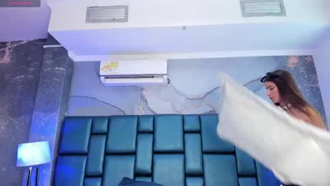 anthonelaDuque online show from September 26, 12:02 pm