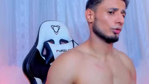 Adonys Creeb online show from November 19, 5:18 am