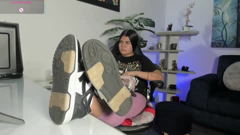   online show from April 1, 7:44 pm