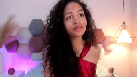 Snapshot of antonellahall_ chatting on February 15, 3:50 pm AntonellaHall online show from February 15, 3:50 pm
