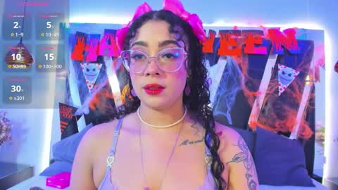 A N T O N E L L E  online show from October 21, 11:37 am