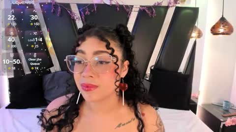 A N T O N E L L E  online show from February 10, 11:35 am