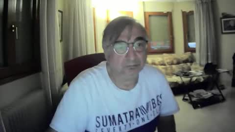 Snapshot of antonio2605 chatting on December 7, 11:40 pm Antonio online show from December 7, 11:40 pm