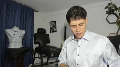 Snapshot of antonnello_ chatting on March 8, 11:39 pm antonnello_ online show from March 8, 11:39 pm