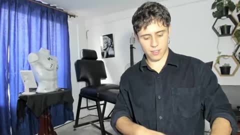 Snapshot of antonnello_ chatting on March 5, 10:32 pm antonnello_ online show from March 5, 10:32 pm