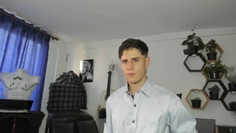 Snapshot of antonnello_ chatting on March 10, 10:45 pm antonnello_ online show from March 10, 10:45 pm