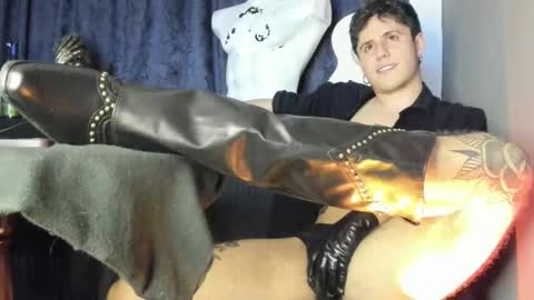 Snapshot of antonnello_ chatting on September 15, 1:18 am antonnello_ online show from September 15, 1:18 am
