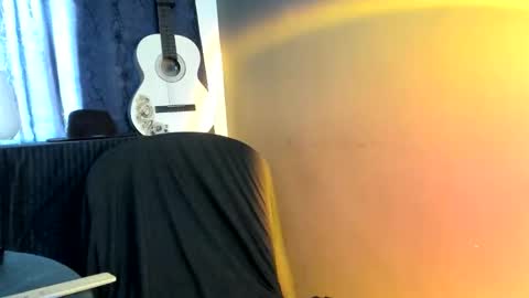 Snapshot of antonnello_ chatting on October 20, 9:42 pm antonnello_ online show from October 20, 9:42 pm