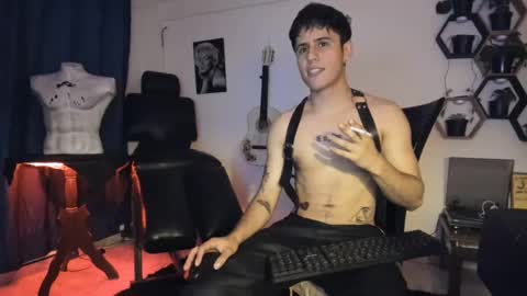 Snapshot of antonnello_ chatting on February 26, 1:03 am antonnello_ online show from February 26, 1:03 am