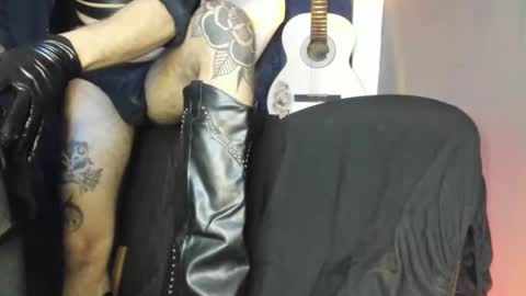 Snapshot of antonnello_ chatting on September 13, 11:51 pm antonnello_ online show from September 13, 11:51 pm