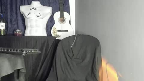 Snapshot of antonnello_ chatting on September 24, 12:50 am antonnello_ online show from September 24, 12:50 am