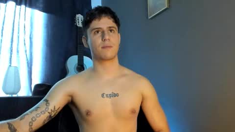 antonnello_ online show from October 25, 4:40 pm