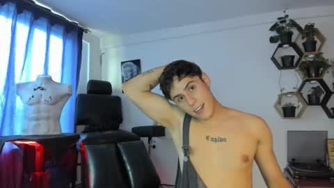 Snapshot of antonnello_ chatting on February 25, 9:37 pm antonnello_ online show from February 25, 9:37 pm