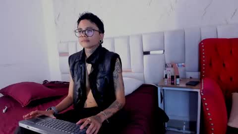 antony_d_ossa online show from May 8, 9:20 pm