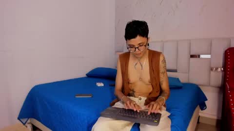 antony_d_ossa online show from May 10, 9:32 pm
