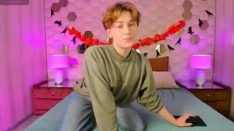 Snapshot of antonylewis chatting on October 29, 8:20 pm YummyTony online show from October 29, 8:20 pm