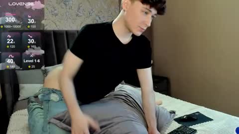 YummyTony online show from February 27, 2:21 pm