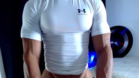 Instagram miguelangel1802  online show from October 21, 5:16 pm