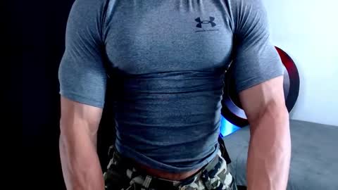 Instagram miguelangel1802  online show from February 3, 6:22 am