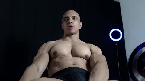 Instagram miguelangel1802  online show from February 25, 4:46 pm