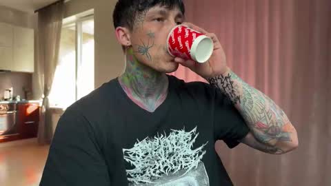 Tom online show from March 7, 8:58 am