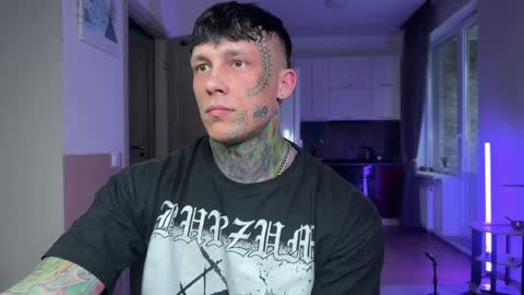 Tom online show from April 3, 3:52 pm