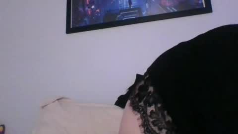 Anutkasoles online show from April 4, 5:20 pm