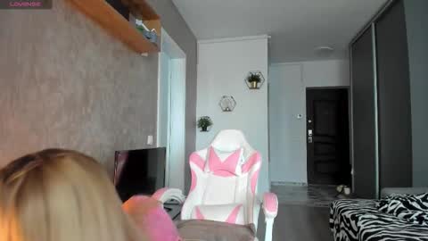 Anya online show from November 20, 8:46 am