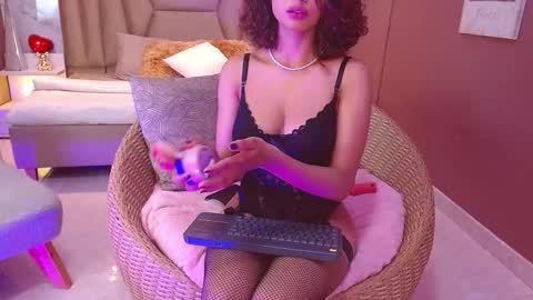 anyawink online show from November 5, 4:14 am