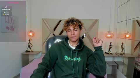 anyelotwink online show from May 20, 4:42 am