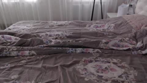 Aphrodite online show from October 25, 7:51 am