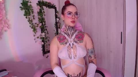 aphrodite__bloom online show from April 28, 10:25 pm