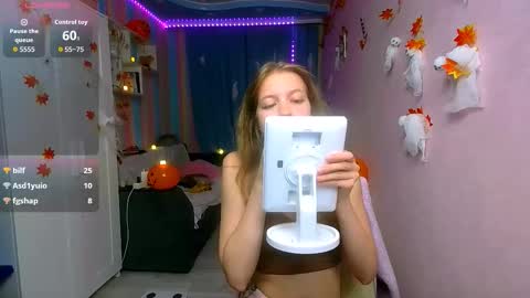 Aphrodite online show from November 4, 1:12 pm