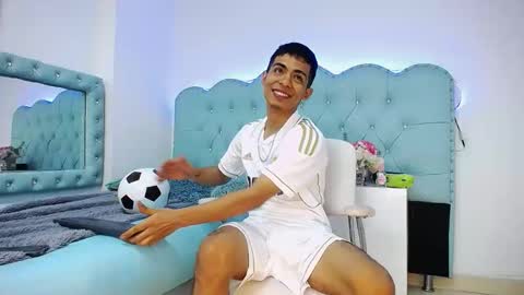 Apolo Richards online show from February 10, 8:45 pm