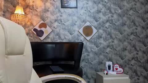 APOLO  online show from April 11, 9:30 pm