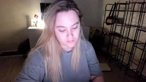 appleyummybuns online show from October 30, 7:03 pm