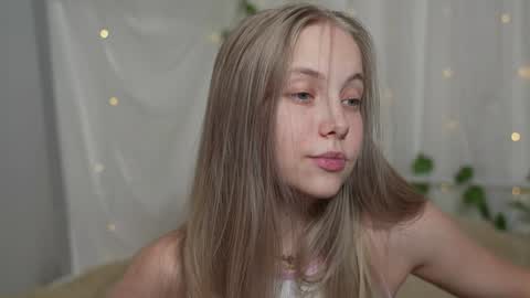  REYNA  my friend   online show from January 10, 8:07 am