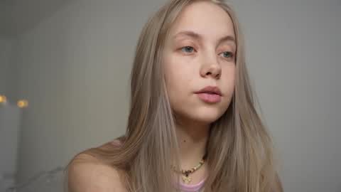  REYNA  my friend   online show from January 16, 8:22 am