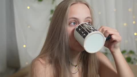  REYNA  my friend   online show from January 4, 7:34 am