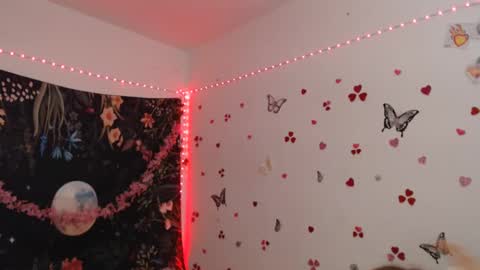 Snapshot of april_l6 chatting on October 10, 8:57 pm april_l6 online show from October 10, 8:57 pm