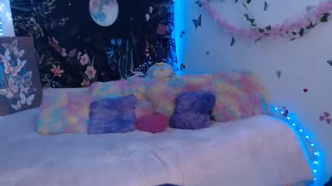 april_l6 online show from April 1, 12:00 am