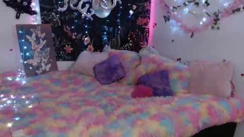 april_l6 online show from February 20, 12:54 am