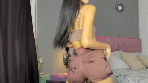 Snapshot of april_scarlett chatting on February 2, 8:51 pm Scarlett Independent Model online show from February 2, 8:51 pm