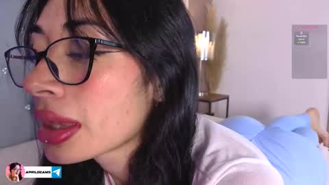 Cris online show from November 15, 1:24 pm