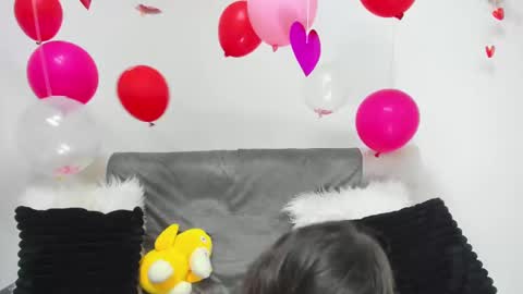 Snapshot of aprildubois_ chatting on February 12, 1:09 am April online show from February 12, 1:09 am