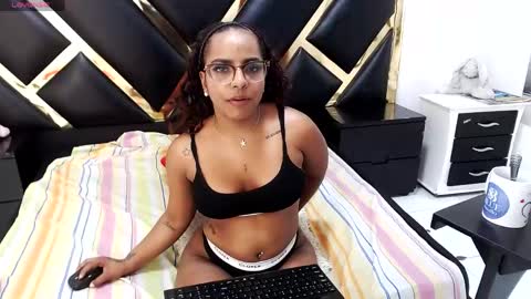 april y crystal online show from May 25, 8:04 pm