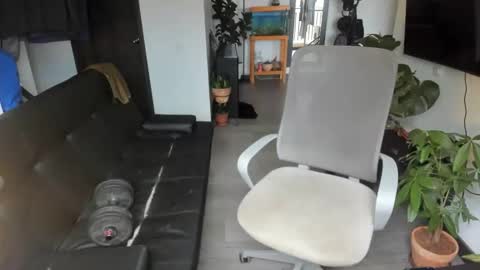 T. online show from March 4, 6:27 pm