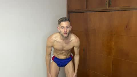 Snapshot of aquilesmade chatting on December 8, 12:02 am Aquilesmade online show from December 8, 12:02 am