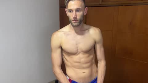 Snapshot of aquilesmade chatting on December 14, 1:27 am Aquilesmade online show from December 14, 1:27 am